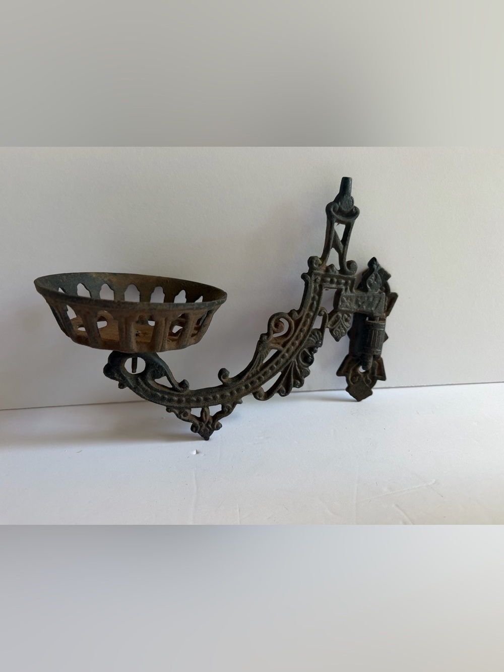 Antique Victorian Cast Iron Wall Mount Oil Lamp Swing Arm Holder Bracket